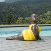 Statue grosse femme jaune