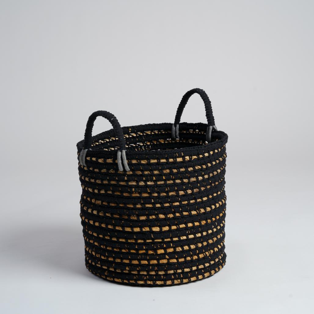 Panier en fibre végétale noir et beige M Anaya