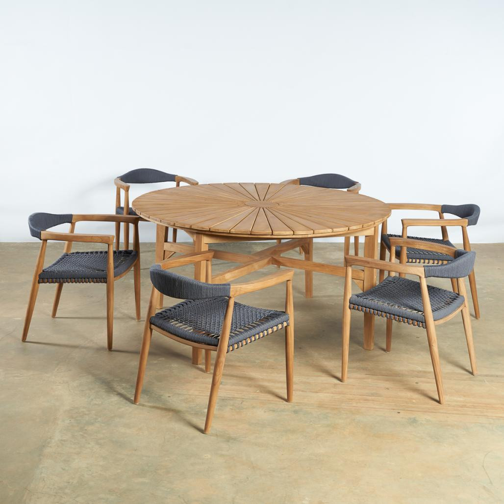 Ensemble table ronde en teck et 6 fauteuils en teck et corde