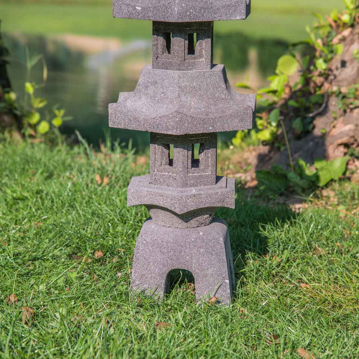 Lanterne japonaise - WANDA COLLECTION - Pagode en pierre de lave -  40x40xH.130 cm - Extérieur - Gris - Cdiscount Maison