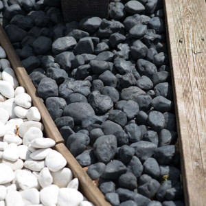 5 bolsas de piedras negras de 15 kg