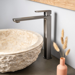 Grifo alto para lavabo Louga negro